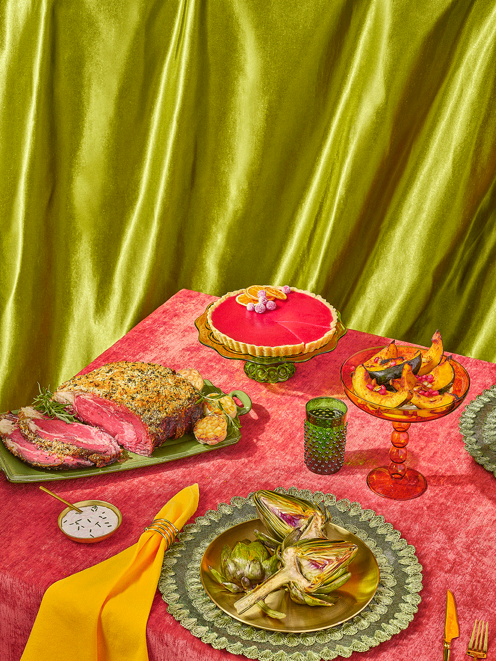111022_SEA_Dec6310_Holiday_Dinner_Wide_Shot_-Flower_Gif.gif