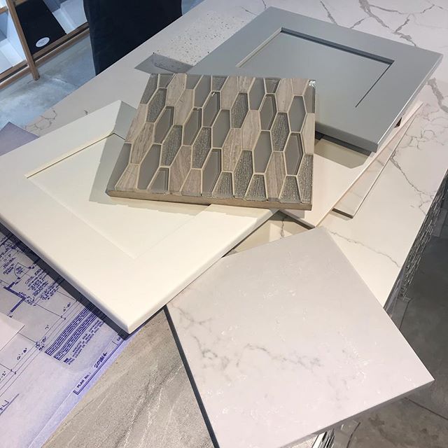 Had some fun with @romatileandmarble, working on some new projects.  Come visit us at our model home in Summit Meadows at Crown Point for more details!
.
.
.
.
.
#cnyopenhouse #summitmeadows #crownpointjamesvilleny #cordellecustomhomes #jamesvillenyr