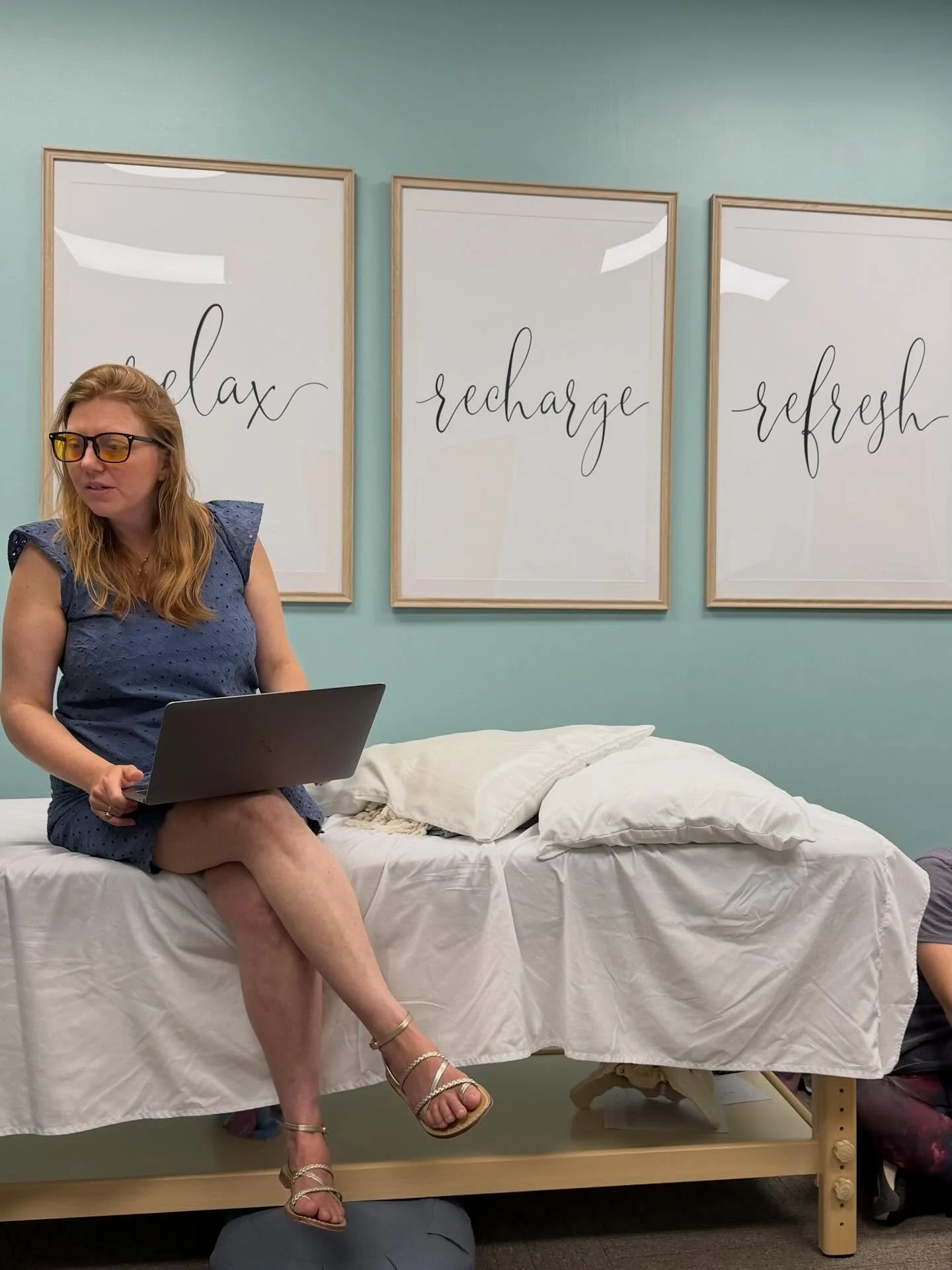 What a fantastic weekend of learning with @thepelvicacu! This was hands down the best in-person seminar I've ever taken.

I learned so much more about the pelvic floor. I now feel super confident in treating patients with pelvic floor conditions.

Th