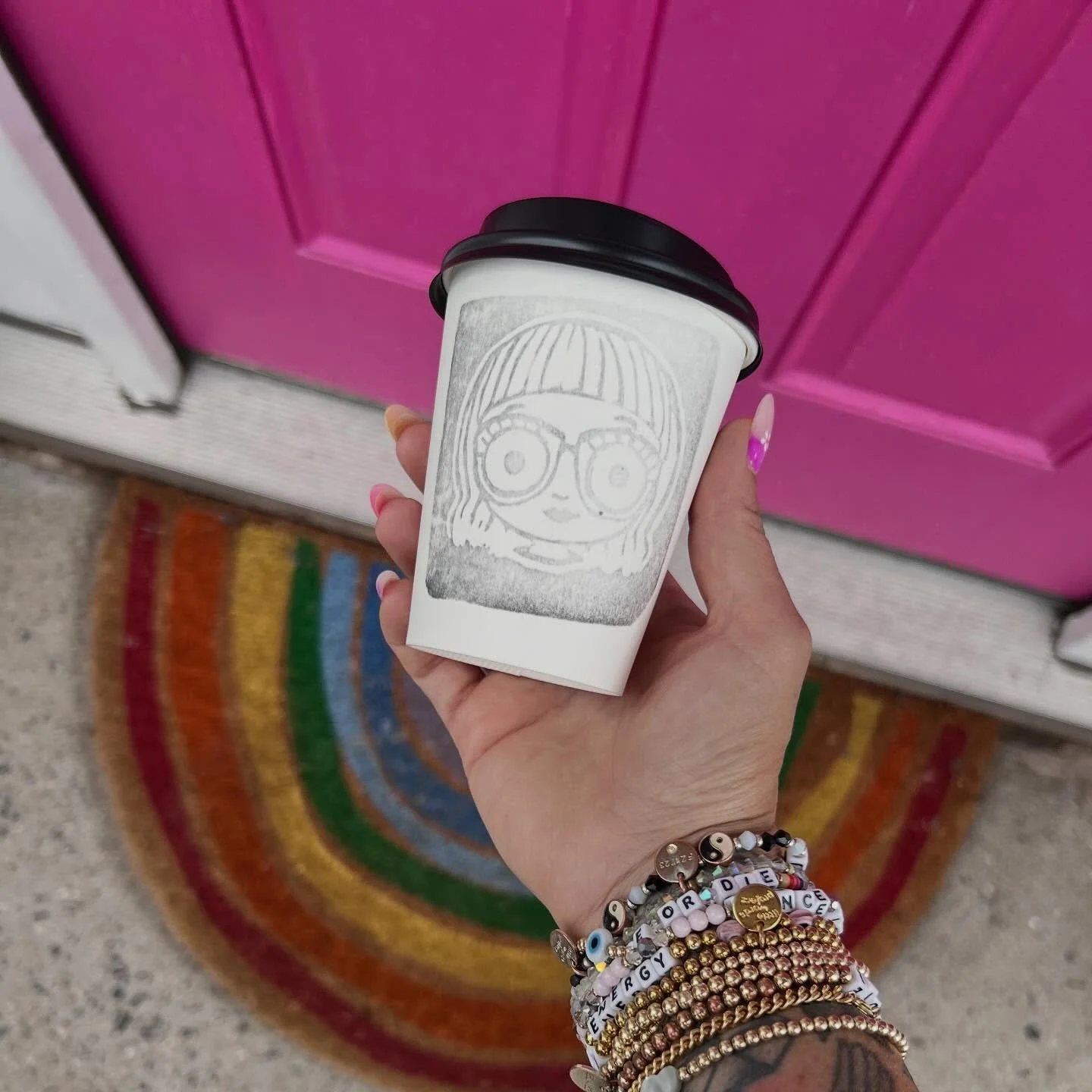 Things we love: hot tea, self-care, midday naps, and helping you feel your absolute best. ☕💕