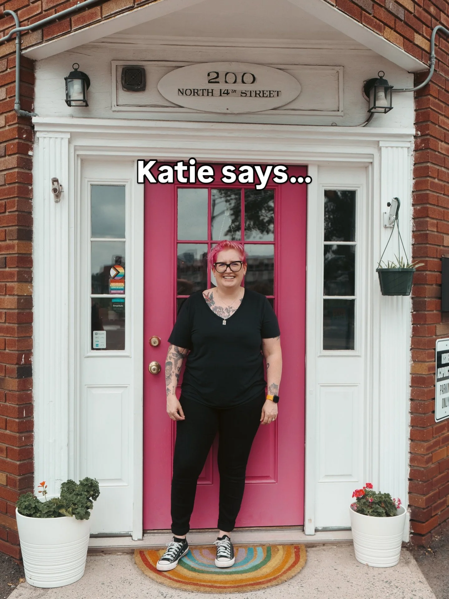 That constant edge you feel?
tight shoulders
tense back
zero patience

Yeah&hellip; your body&rsquo;s holding onto way too much

Cupping helps release all that built up stress
so you don&rsquo;t lose it over your inbox 💗

Book your reset ✨