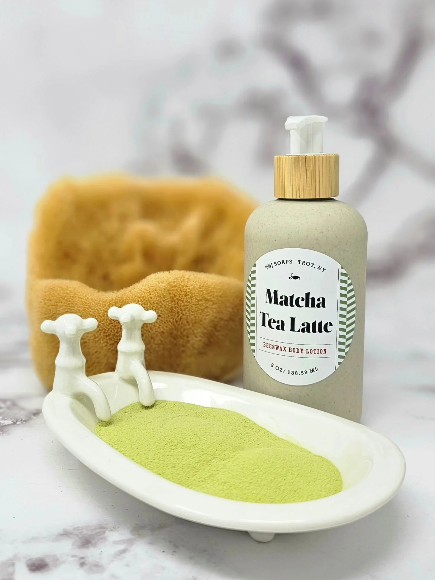 🍵✨Matcha Tea Latte Lotion✨🍵

It&rsquo;s been a little while since I&rsquo;ve created a new recipe so it was fun to play around, even though working with green tea extract proved a little trickier than I thought it would. After tweaking a few times 