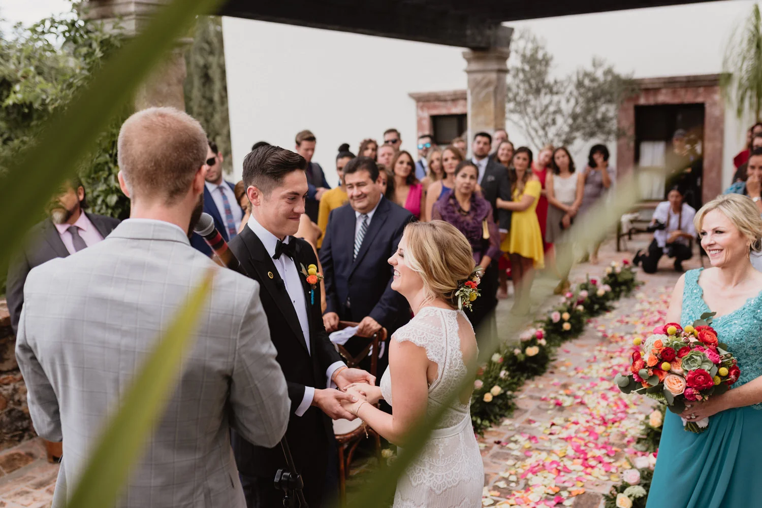 boda-con-inspiracion-mexicana-en-san-miguel-de-allende-delia-hurtado-81.jpg