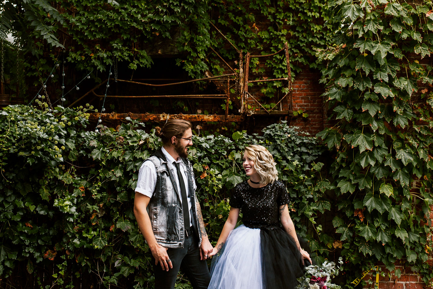 ashleyandjustinphotography_offbeatdowntownlancasterpawedding