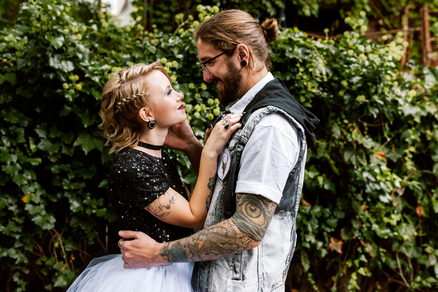 ashleyandjustinphotography_offbeatdowntownlancasterpawedding