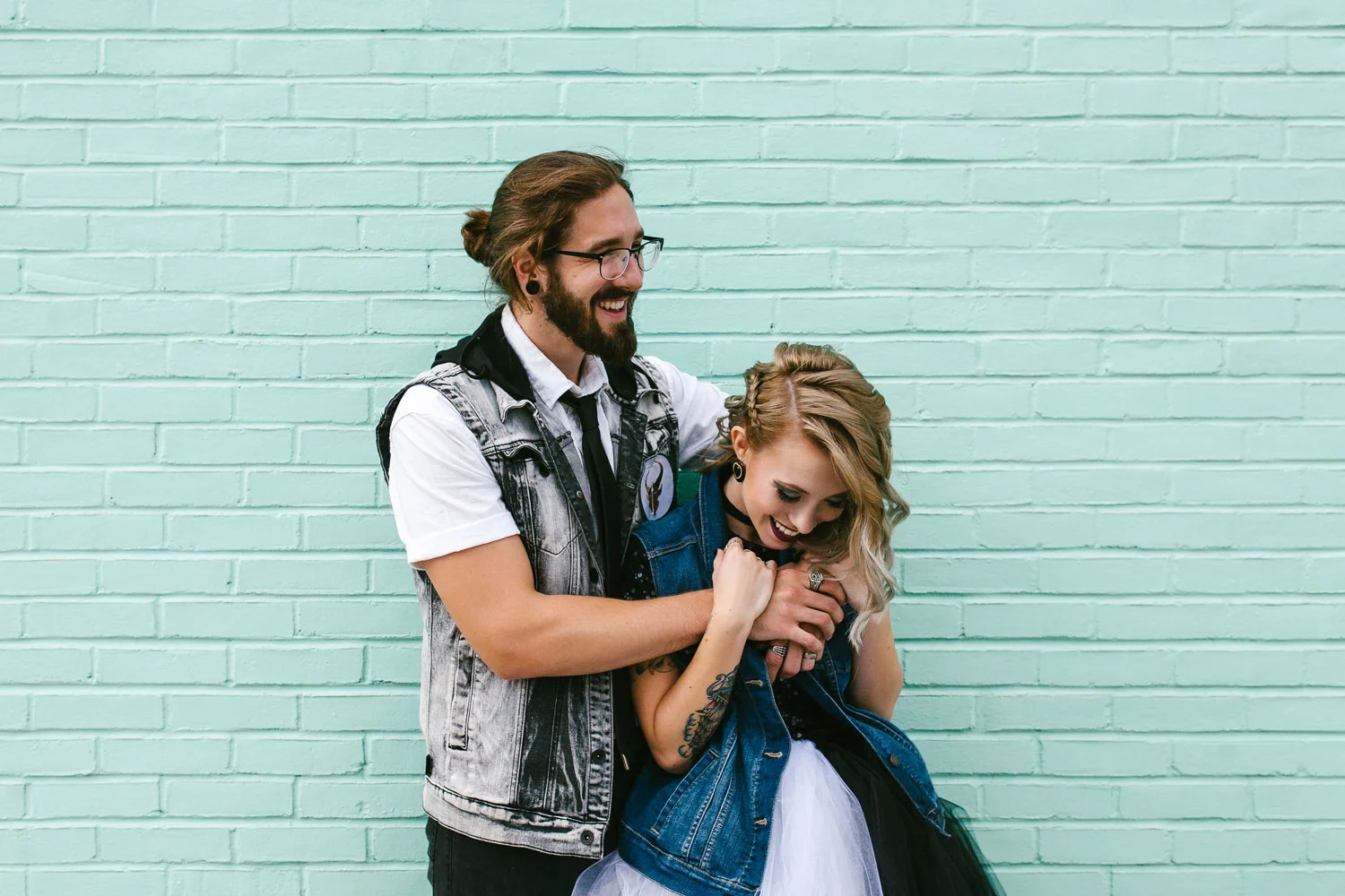 ashleyandjustinphotography_offbeatdowntownlancasterpawedding