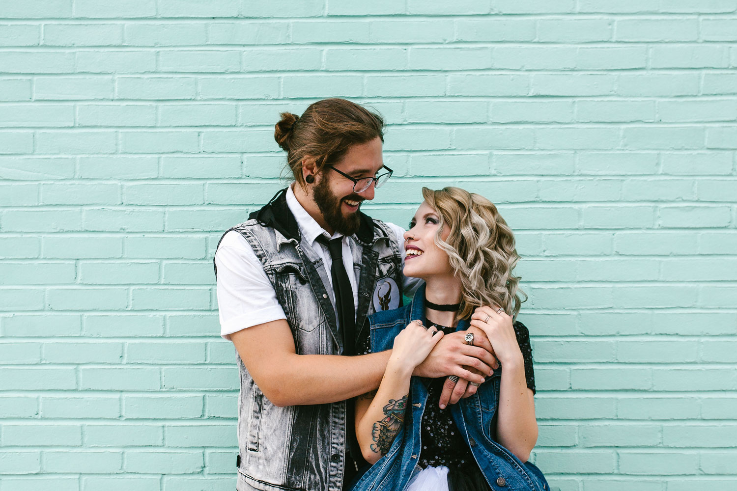 ashleyandjustinphotography_offbeatdowntownlancasterpawedding