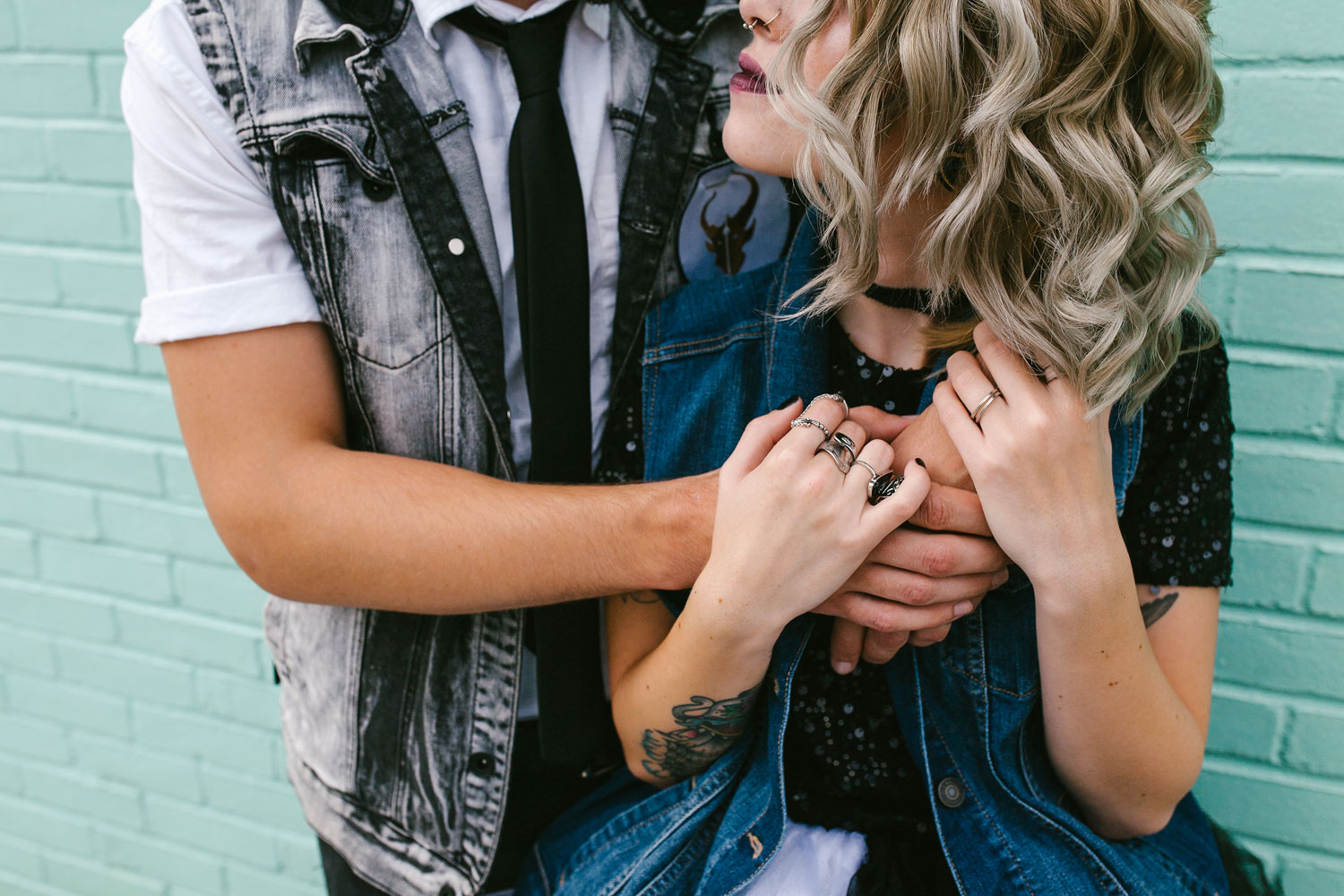 ashleyandjustinphotography_offbeatdowntownlancasterpawedding