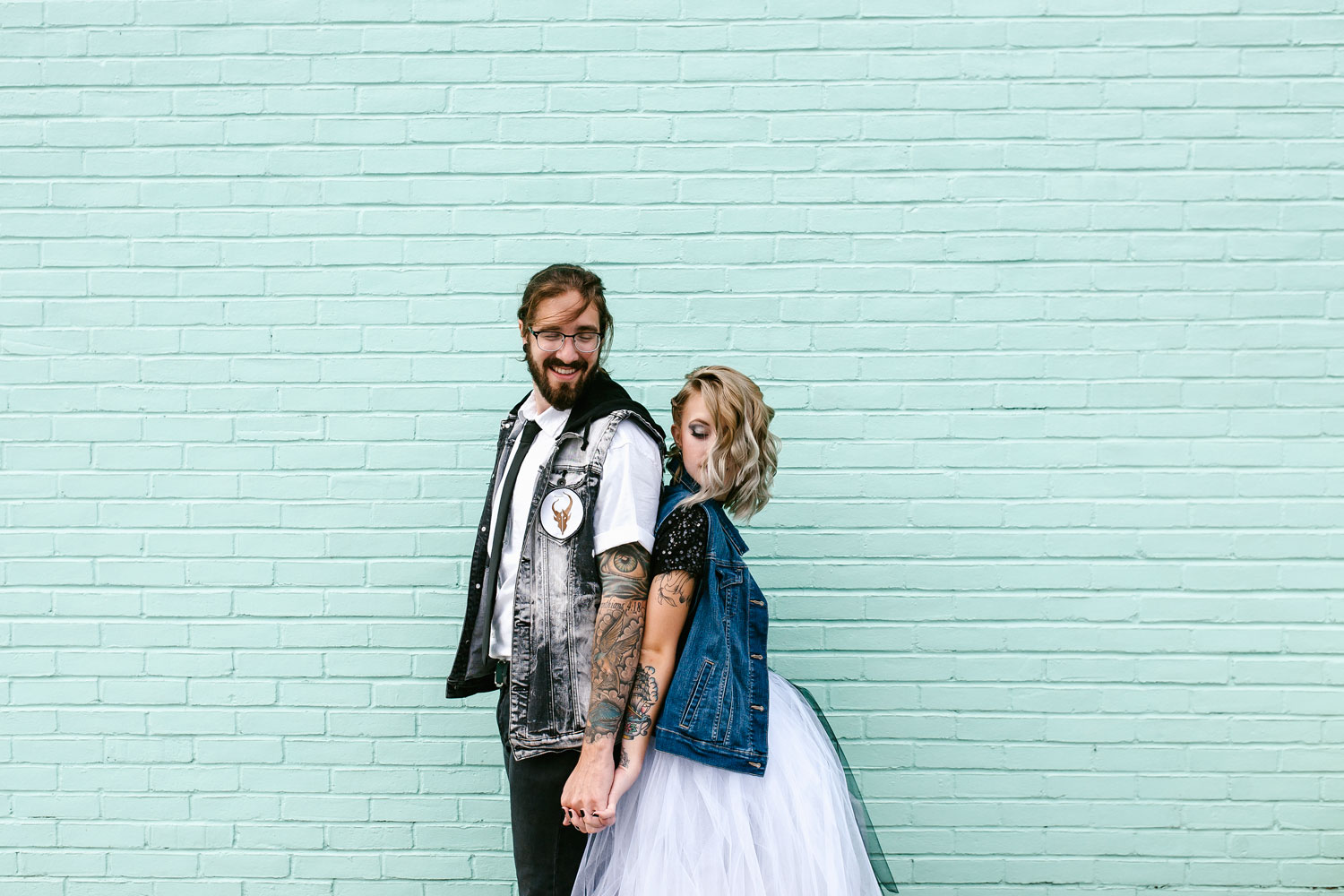 ashleyandjustinphotography_offbeatdowntownlancasterpawedding
