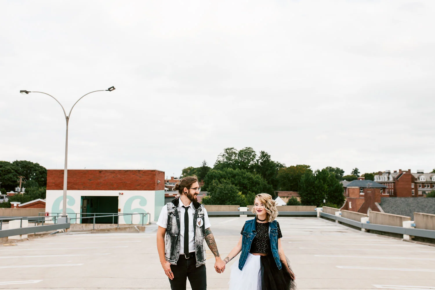 ashleyandjustinphotography_offbeatdowntownlancasterpawedding