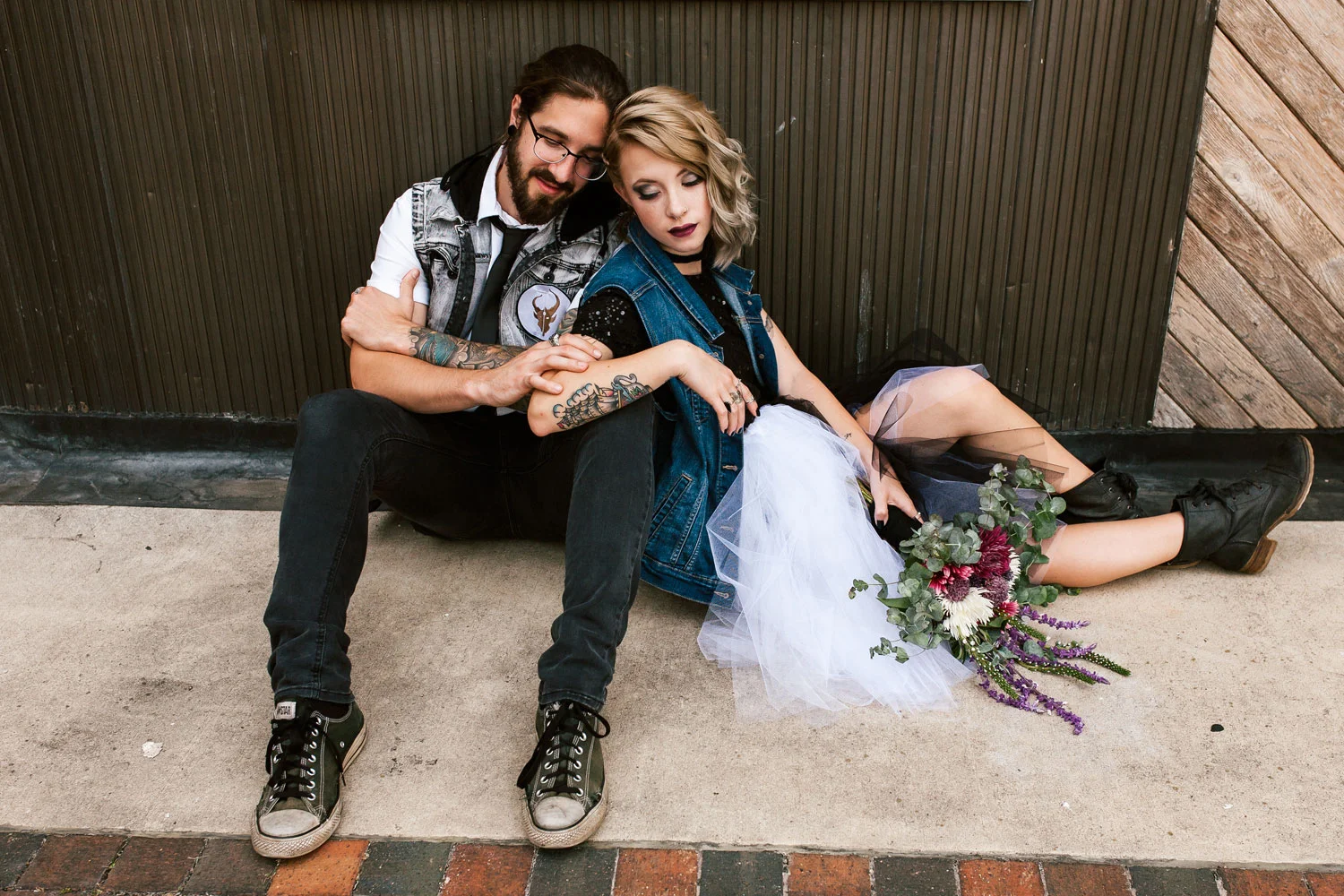 ashleyandjustinphotography_offbeatdowntownlancasterpawedding