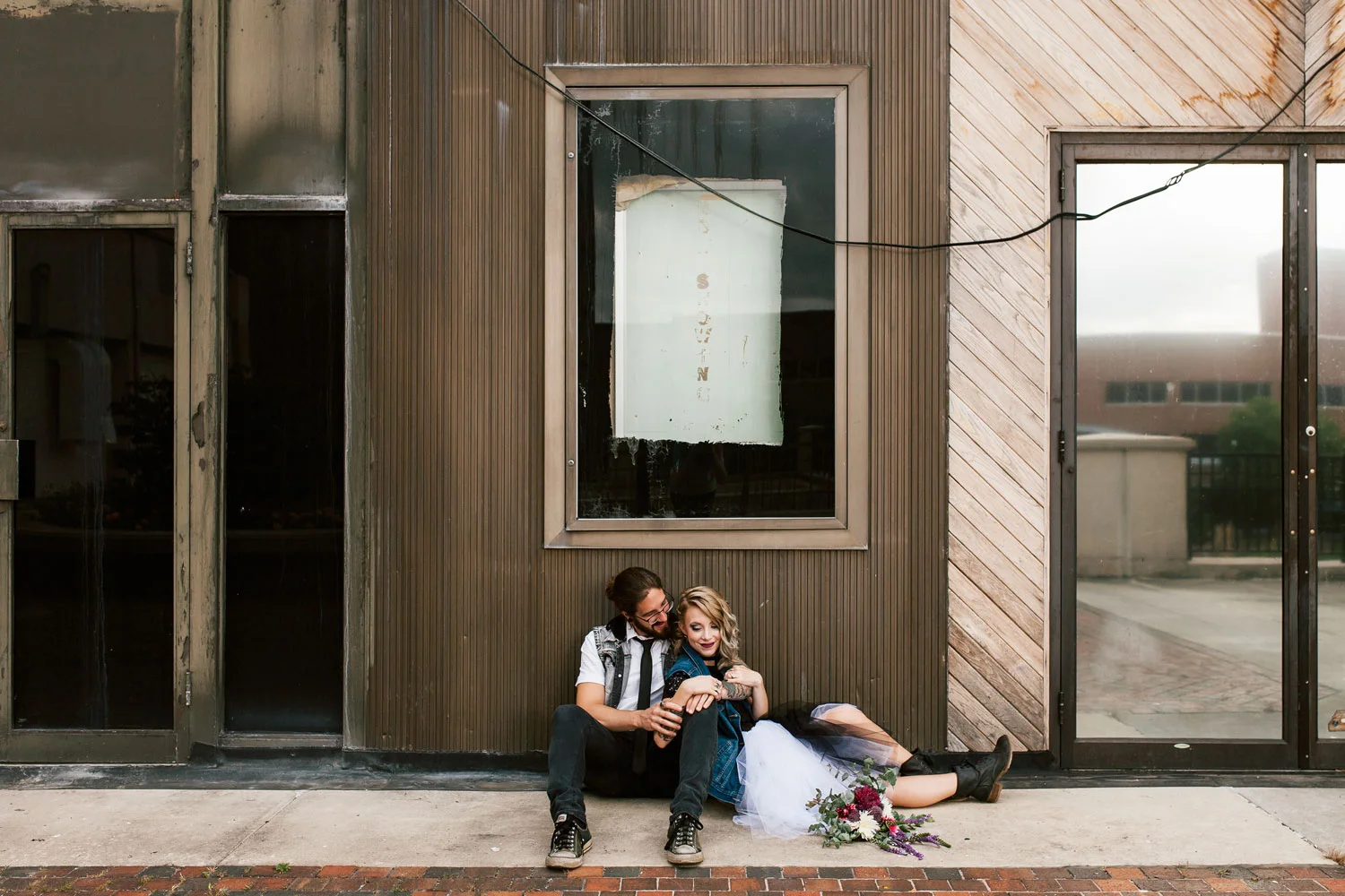 ashleyandjustinphotography_offbeatdowntownlancasterpawedding