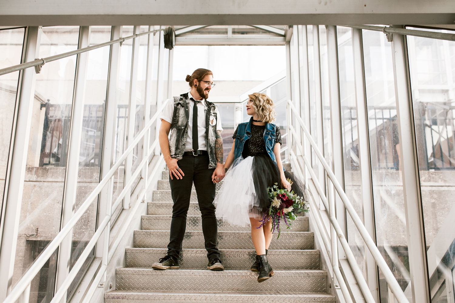 ashleyandjustinphotography_offbeatdowntownlancasterpawedding
