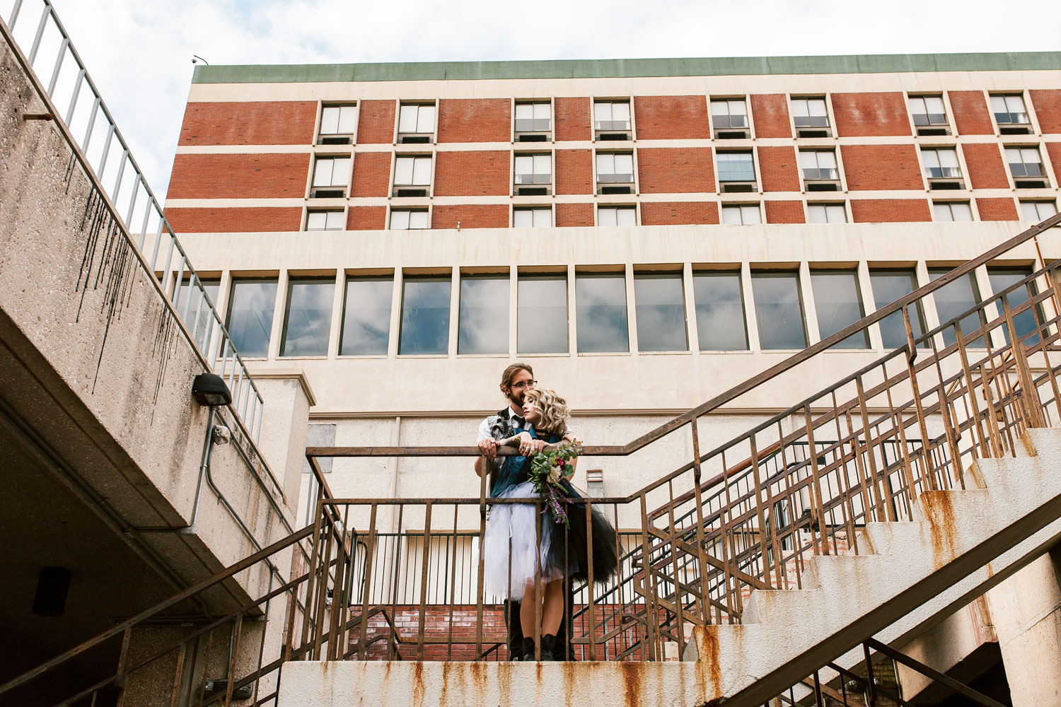ashleyandjustinphotography_offbeatdowntownlancasterpawedding