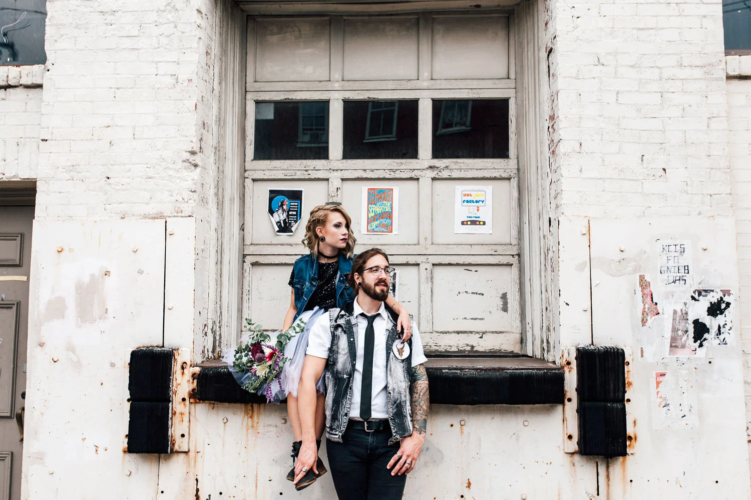 ashleyandjustinphotography_offbeatdowntownlancasterpawedding