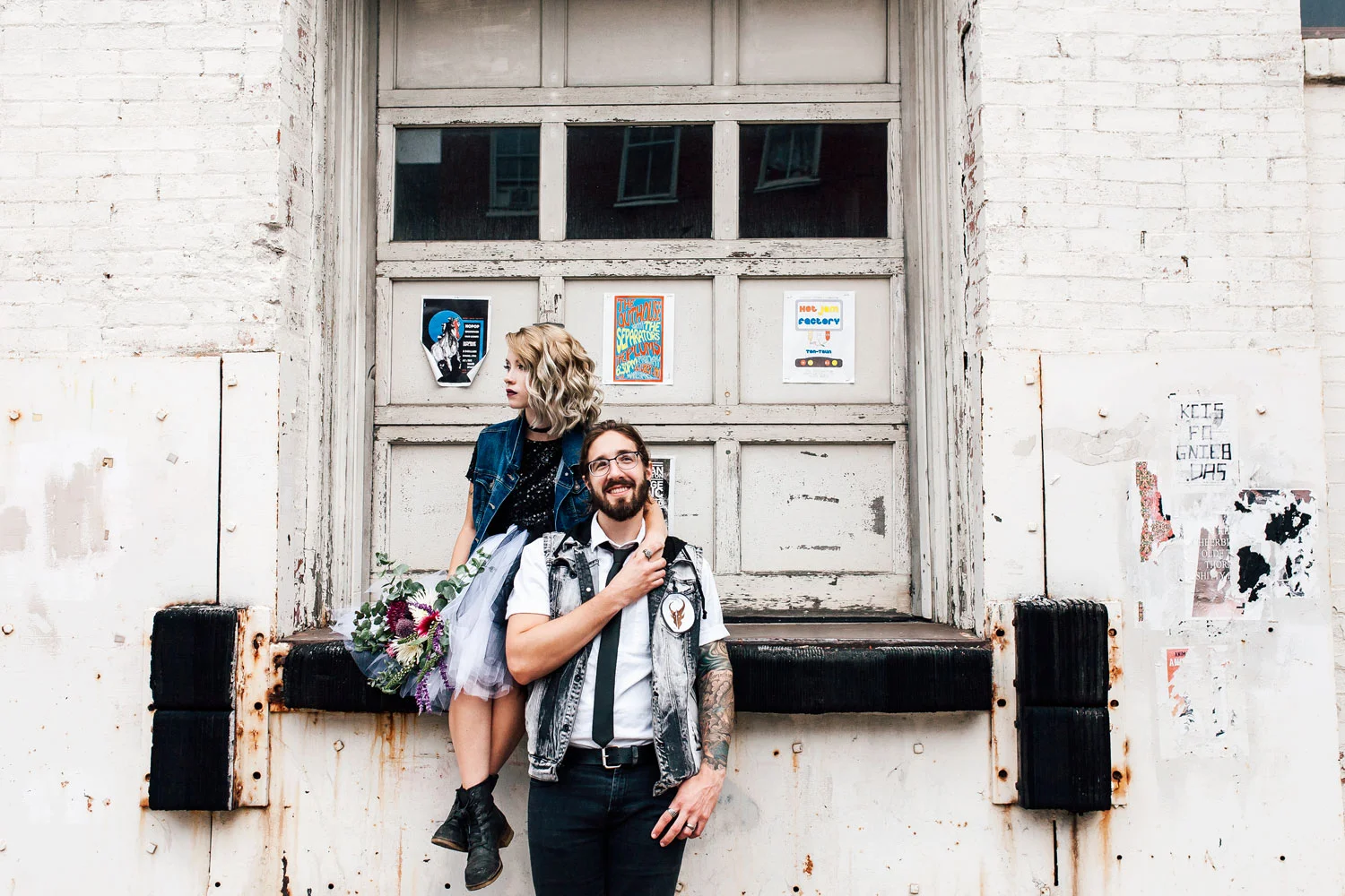ashleyandjustinphotography_offbeatdowntownlancasterpawedding