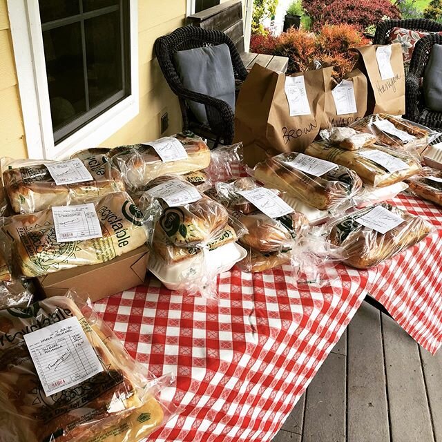 Front porch pick up. #breadday #bakewithsg