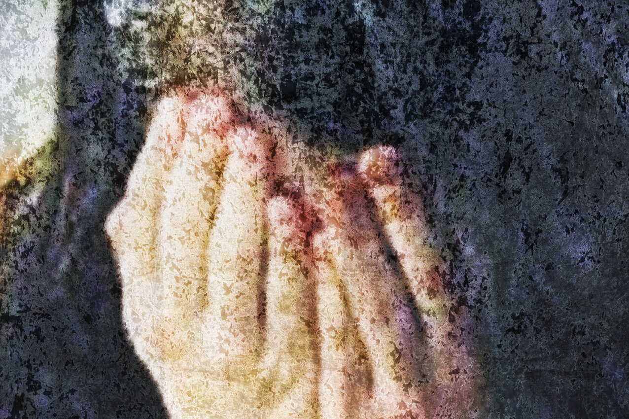    Perp Walk (Hands) detail   Photographic print on marbled velvet Impression photo sur velours marbré 142x173 cm 2019 Photo © Gilles Ribero 