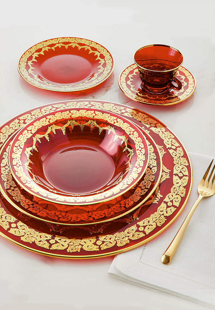 Red Oro Bello Dinner Set