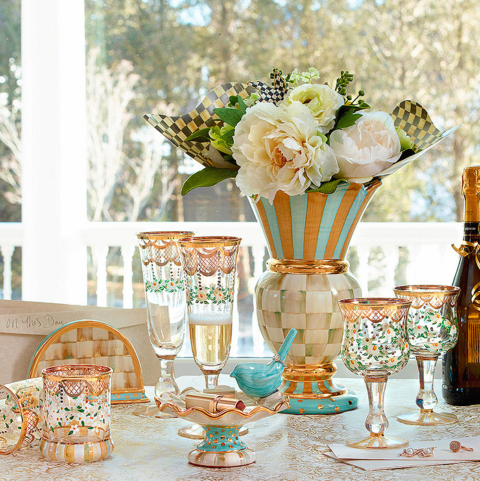 Parchment Check Great Vase, Sweatbriar Glass Collection