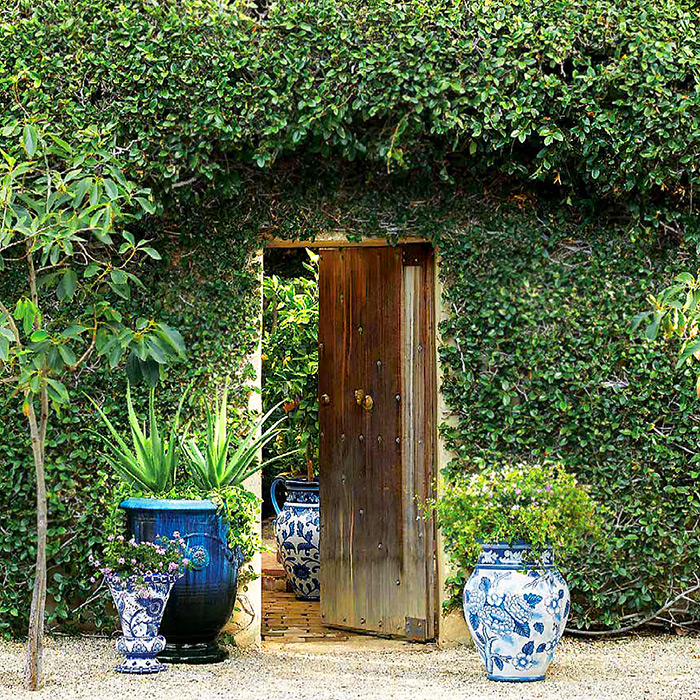 Anduze Indoor/Outdoor Planter &amp; Blue and White Painted Planters
