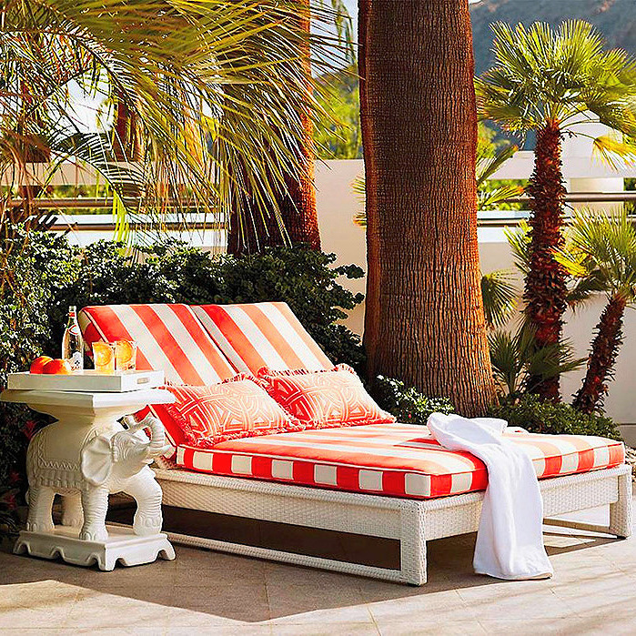 Palermo Double Chaise Lounge with Cushions in White Finish
