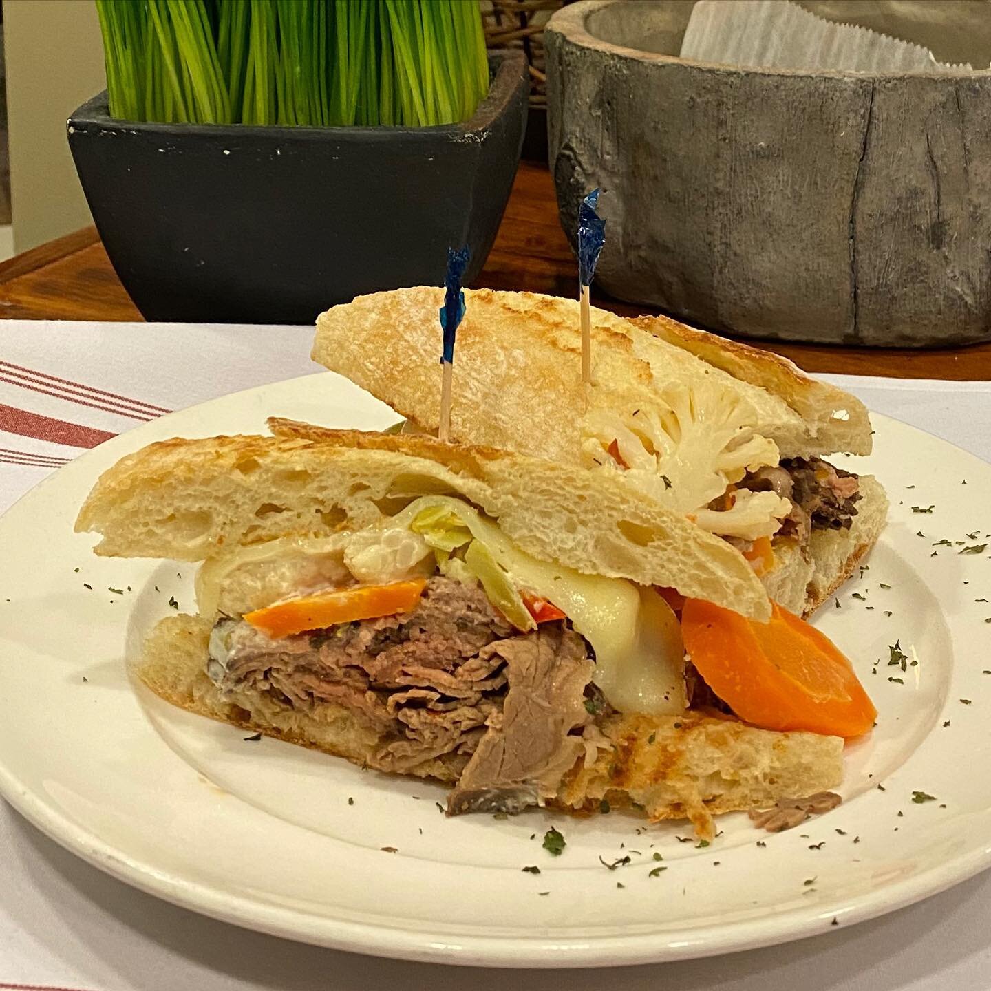 French Baton Roast Beef Goodness! #wednesdaylunchspecial #fojaneatery #getinmybelly😋