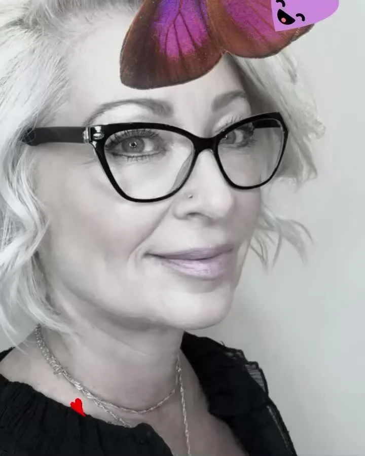 Headlines Salon and Spa hair and esthetics for women and men