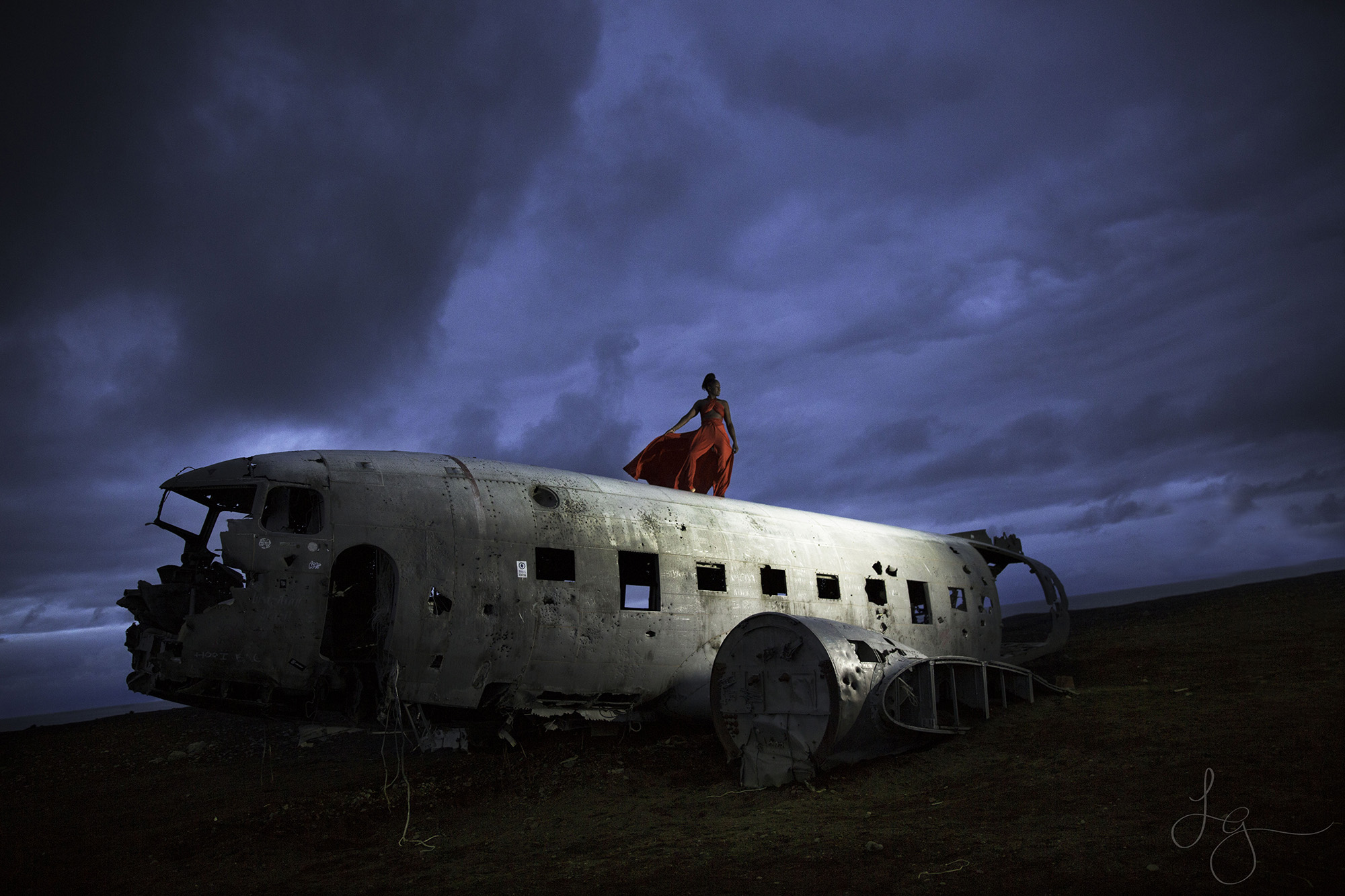 iceland-destination-photoshoot-plane_sm.jpg