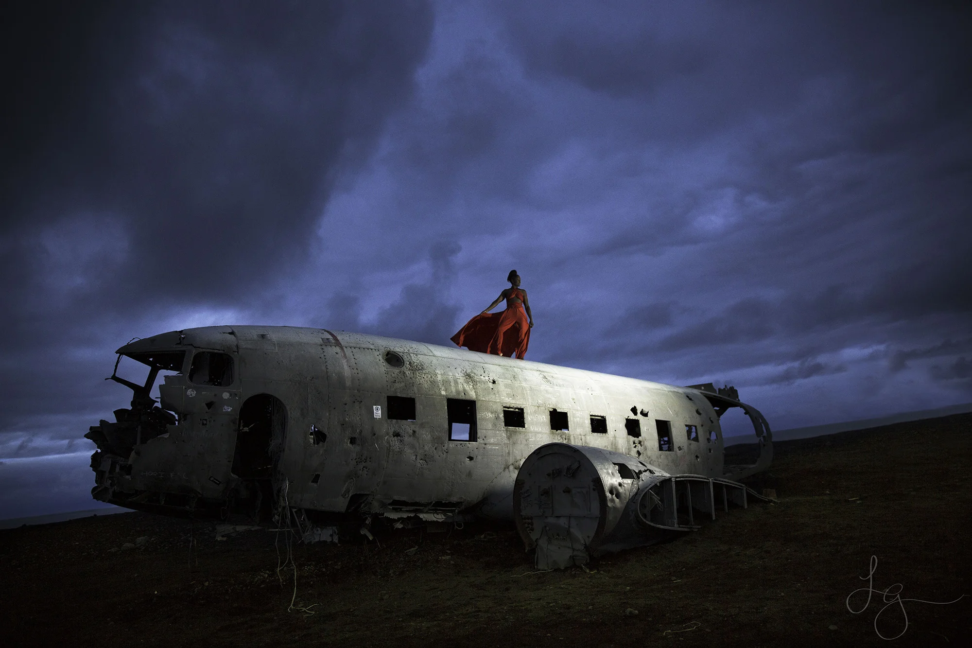 iceland-destination-photoshoot-plane_sm.jpg