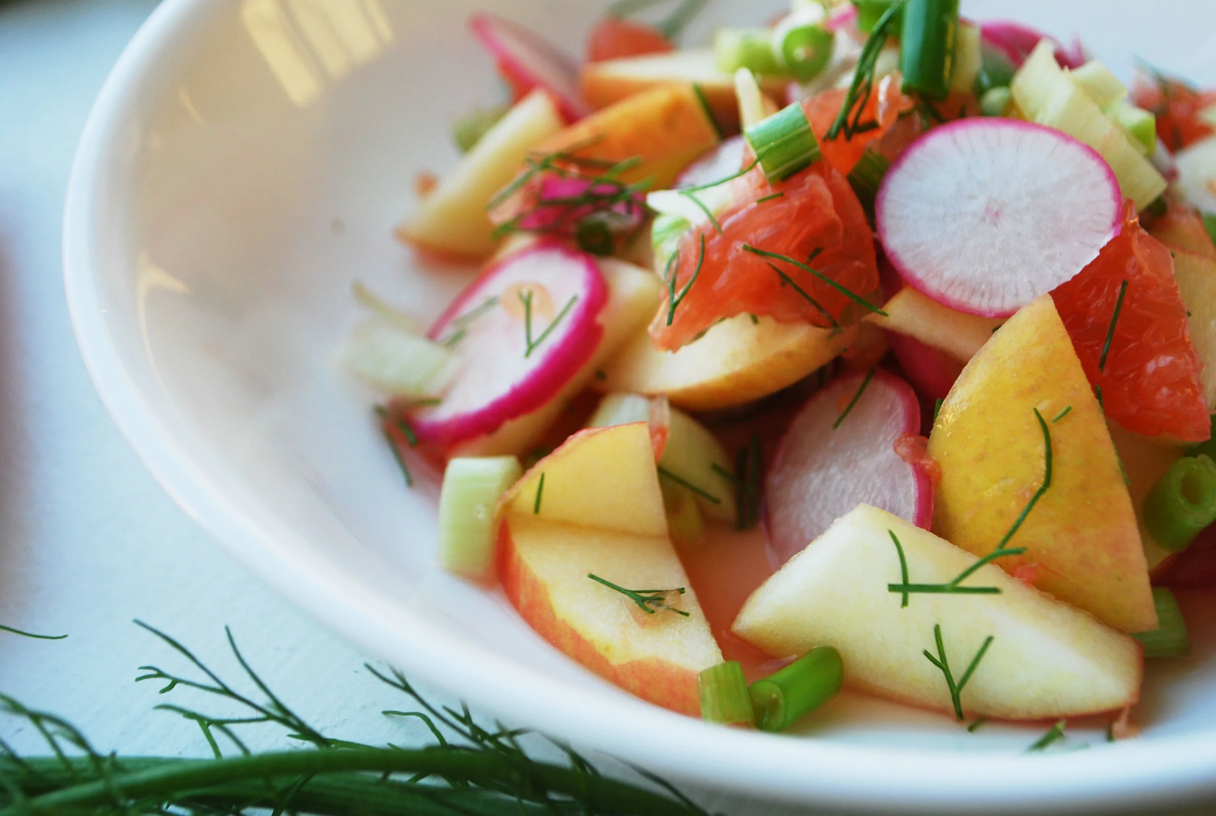   FENNEL APPLE AND RADISH SALAD      AUTHOR: DESIGN&amp;DIGEST  RECIPE TYPE: SIDE, SALAD, BREAKFAST  SERVES: 4     INGREDIENTS:  - 1 MEDIUM TO LARGE FENNEL BULB, DICED (SAVE STALK AND SET ASIDE) - 4 APPLES, DICED - 2 GRAPEFRUITS, PEELED AND SEPARATED