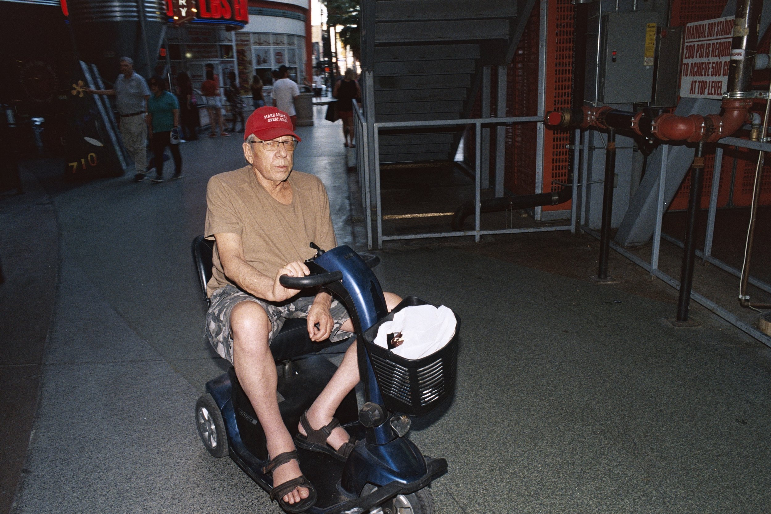 Vegas3AA017.jpg