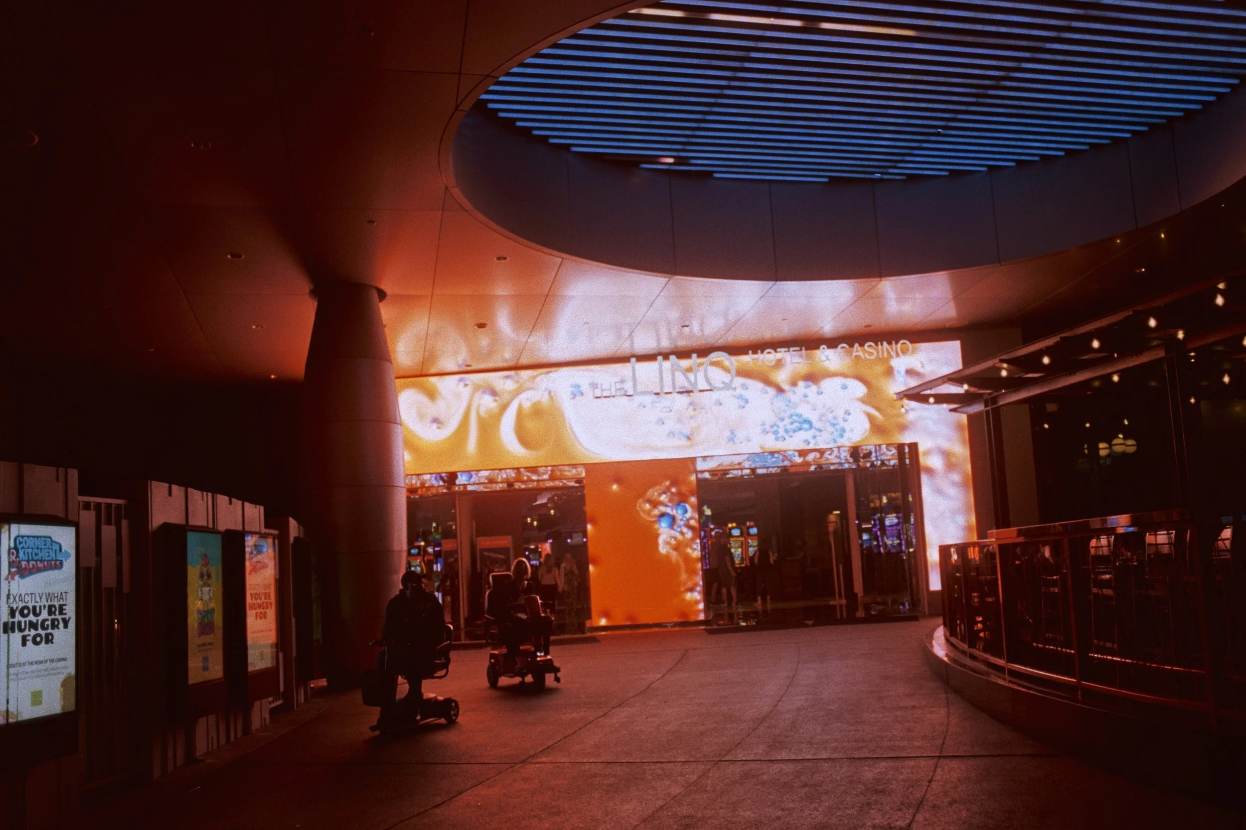 Vegas8IthinkAA025.jpg