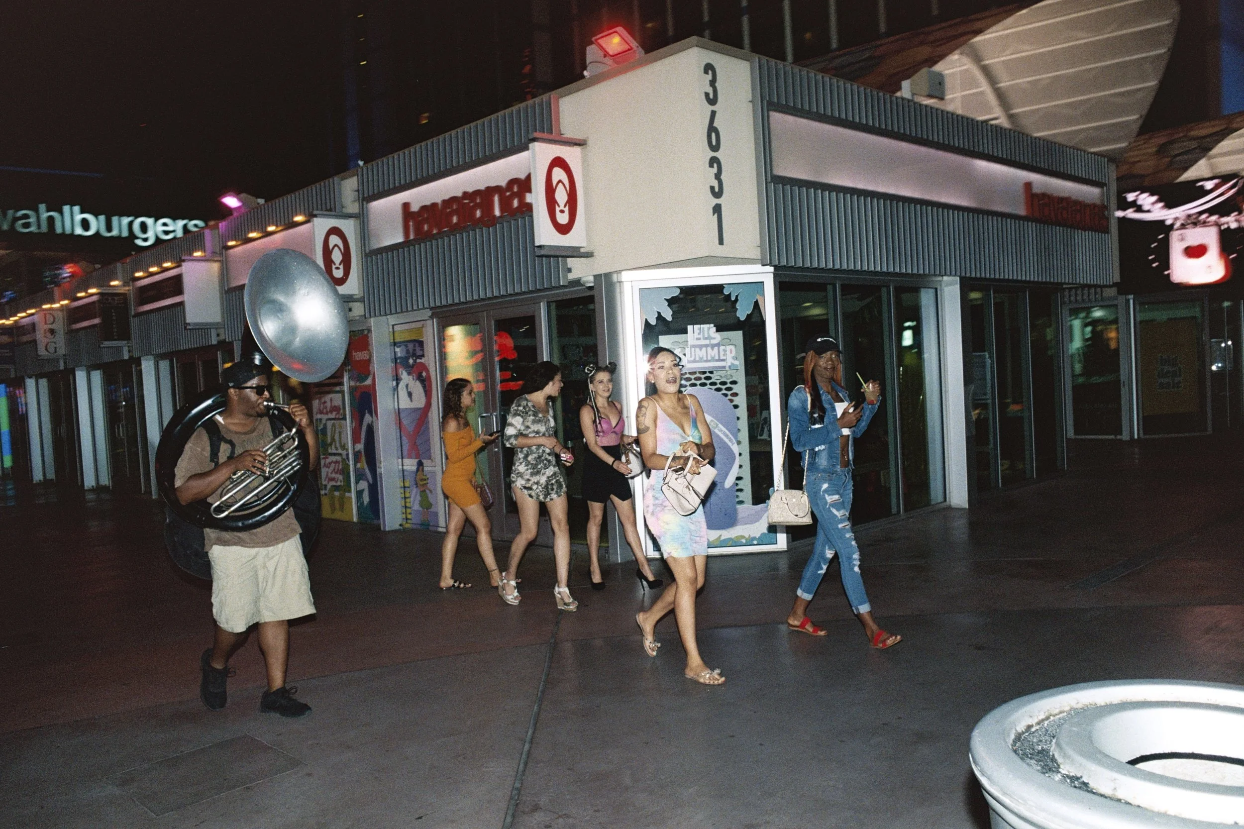 Vegas1AA011A.jpg