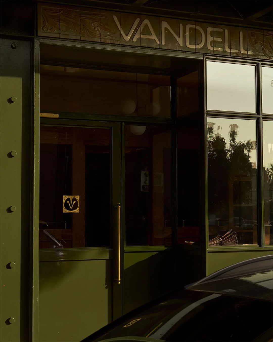 CLUB_Vandell_Sign_3.jpg