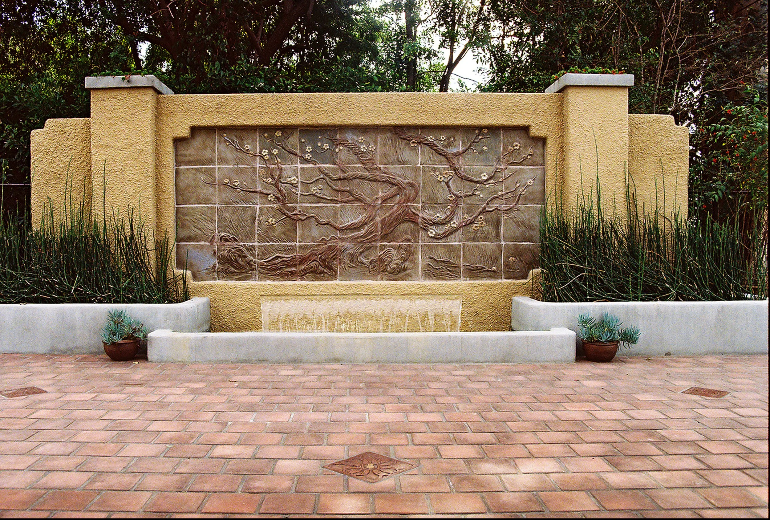 1 Robinson House fountain a.jpg