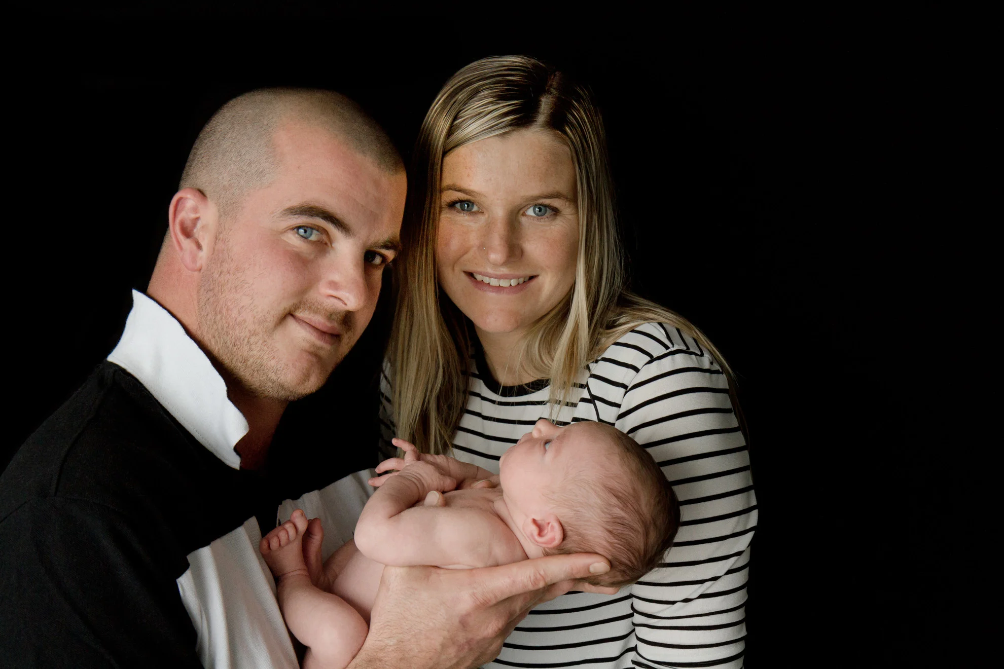 Hamilton-newborn-photography-baby-with-family.jpg