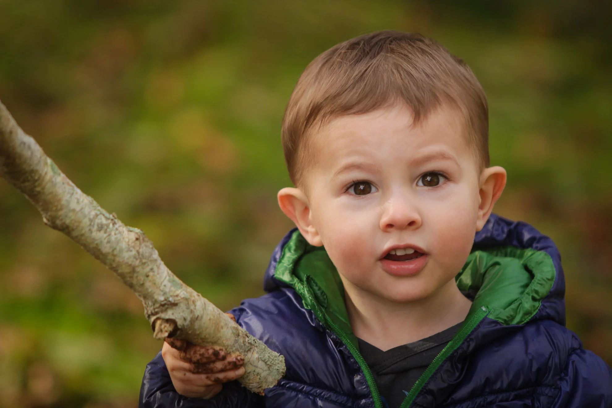 Hamilton-photographer-outdoor-portrait-session-with-toddler.jpg