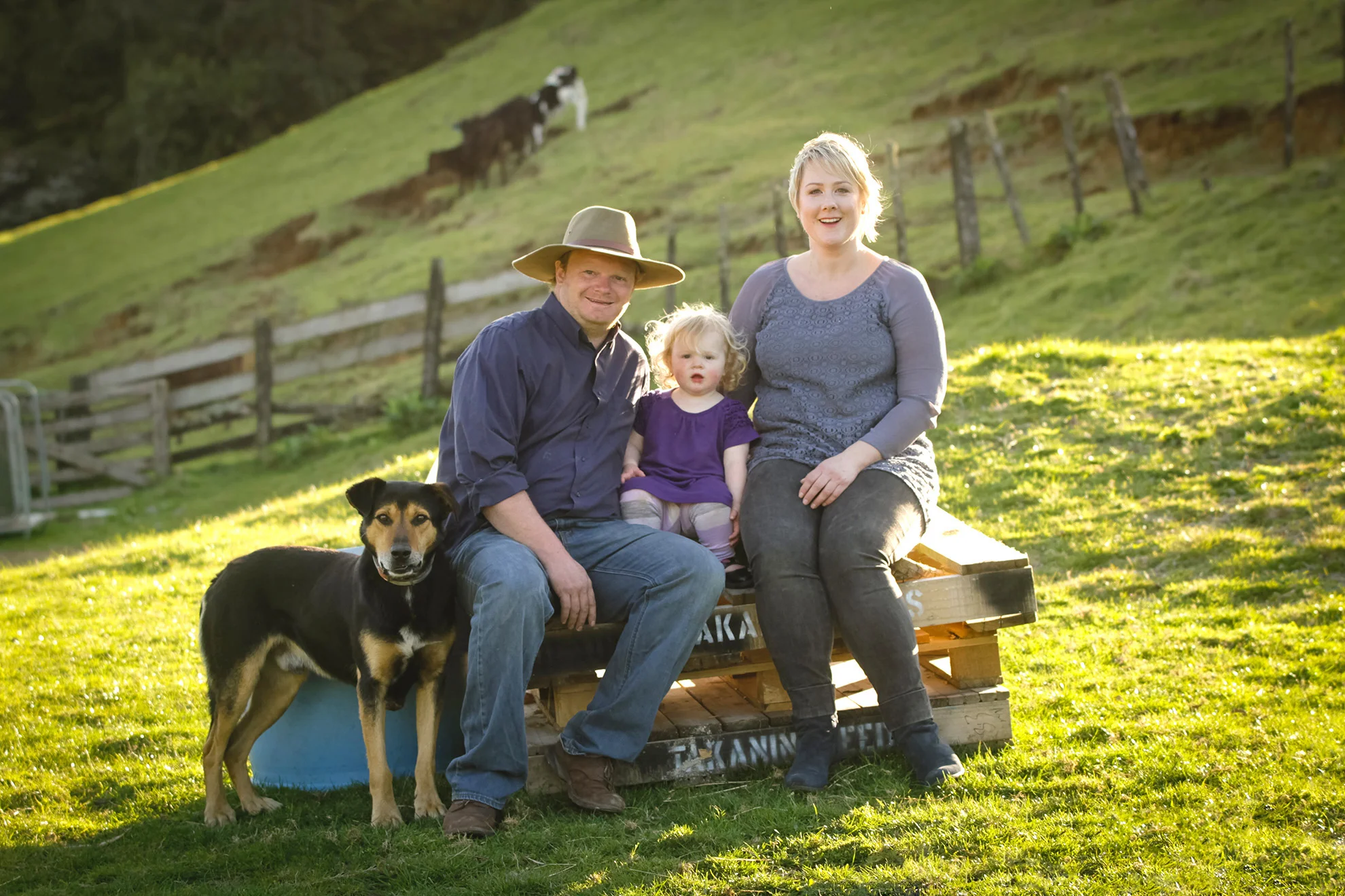 Hamilton-family-photographer-Piopio-farm-session.jpg