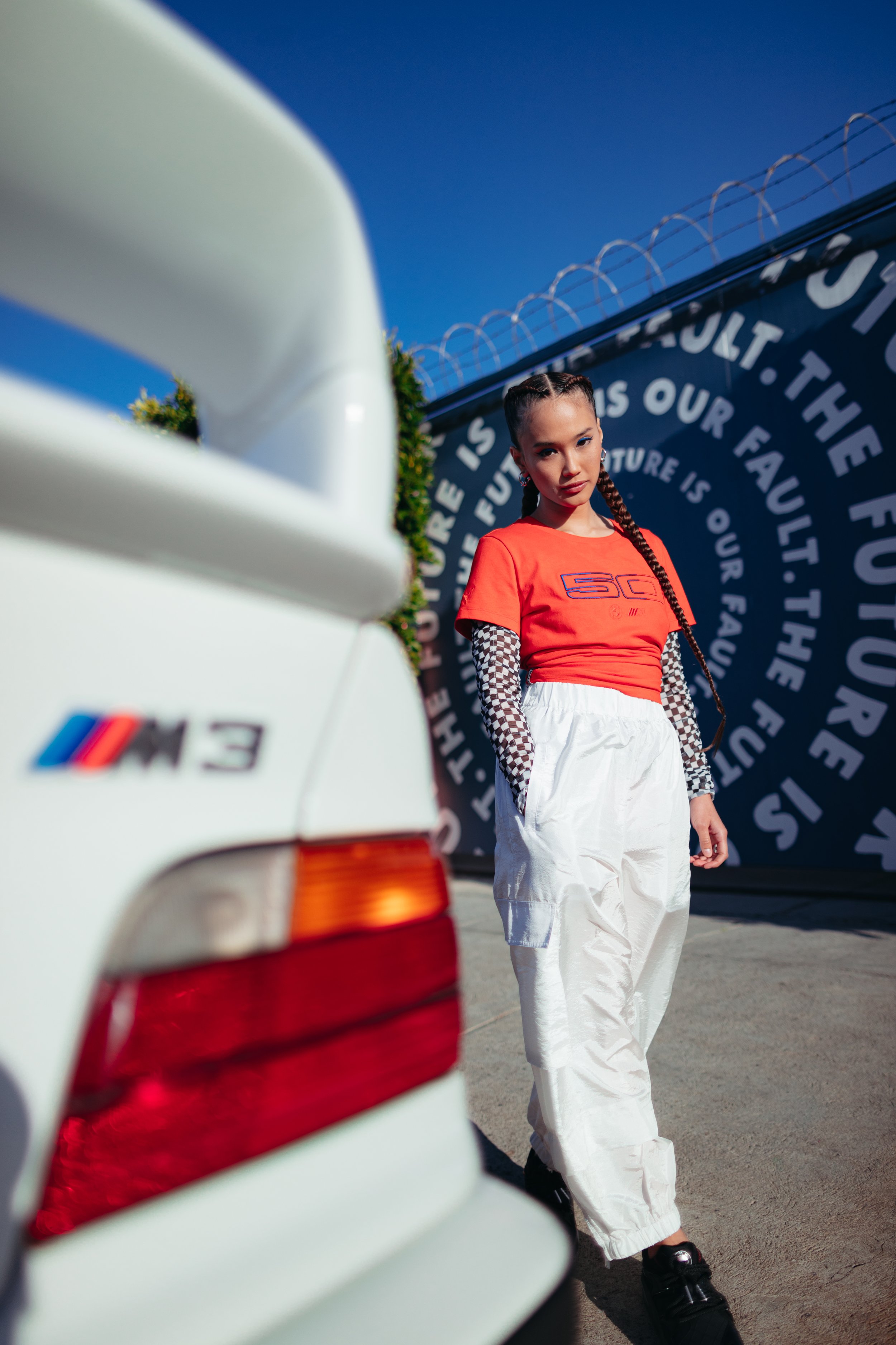 AW22_MS_BMW_50-YEARS-OF-M_WMN_OUTFIT-2_THAD_00011.jpg