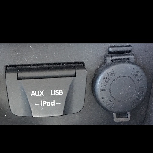 Aux USB.jpg