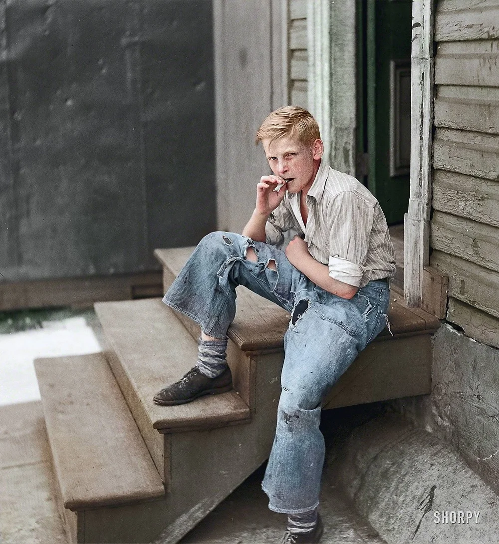(Young boy in Baltimore slum area, 1938 | Shorpy )
