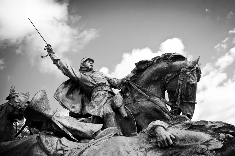 ( Grant Cavalry Statue | Nicolas Raymond)