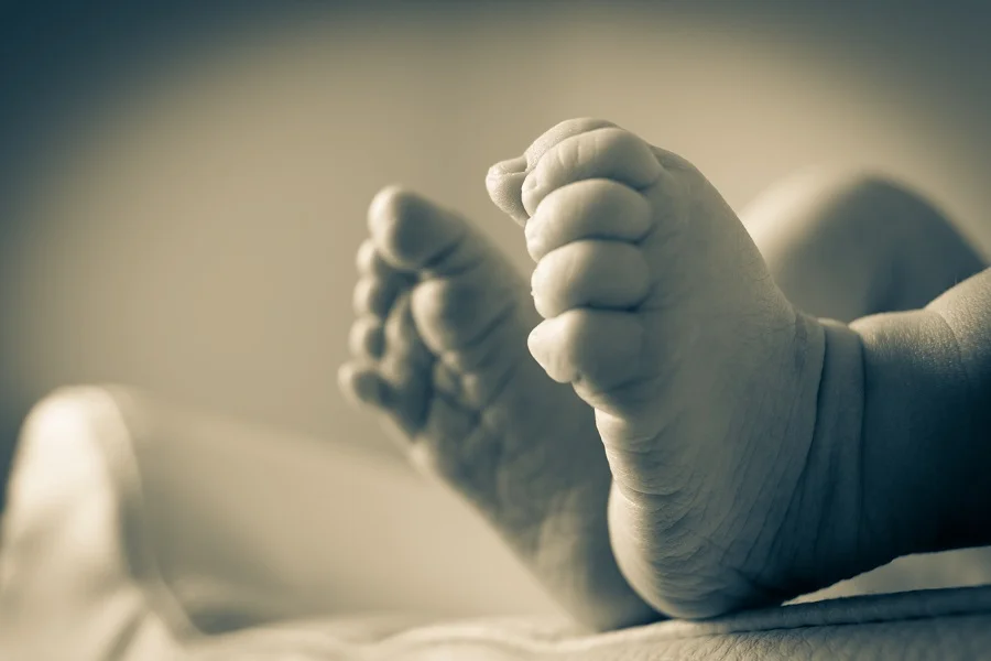 ( Baby's Feet | Martinus)