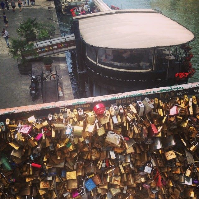 Pont Des Arts - Love Lock Bridge Paris