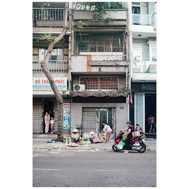 *New Series*
🇻🇳Ho Chi Minh City🇻🇳
Street Food Drive-Through
🐙🦐🐟🐔🐕
5/9
.
.
.
.
#hochimi
#saigon 
#vietnam
#sonya6000
#zeiss 
#32mm