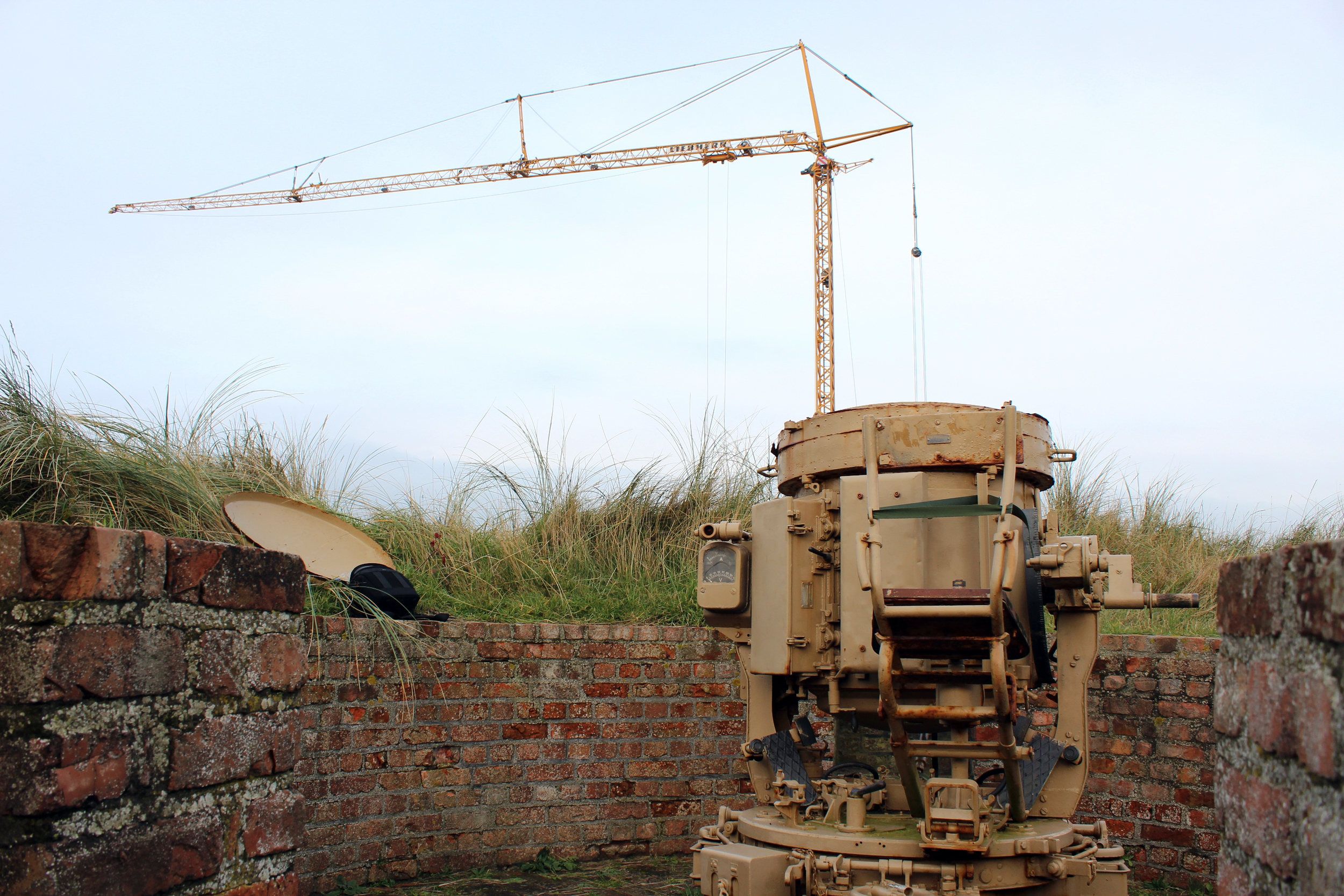  recovery of the searchlight from the dunes by crane 