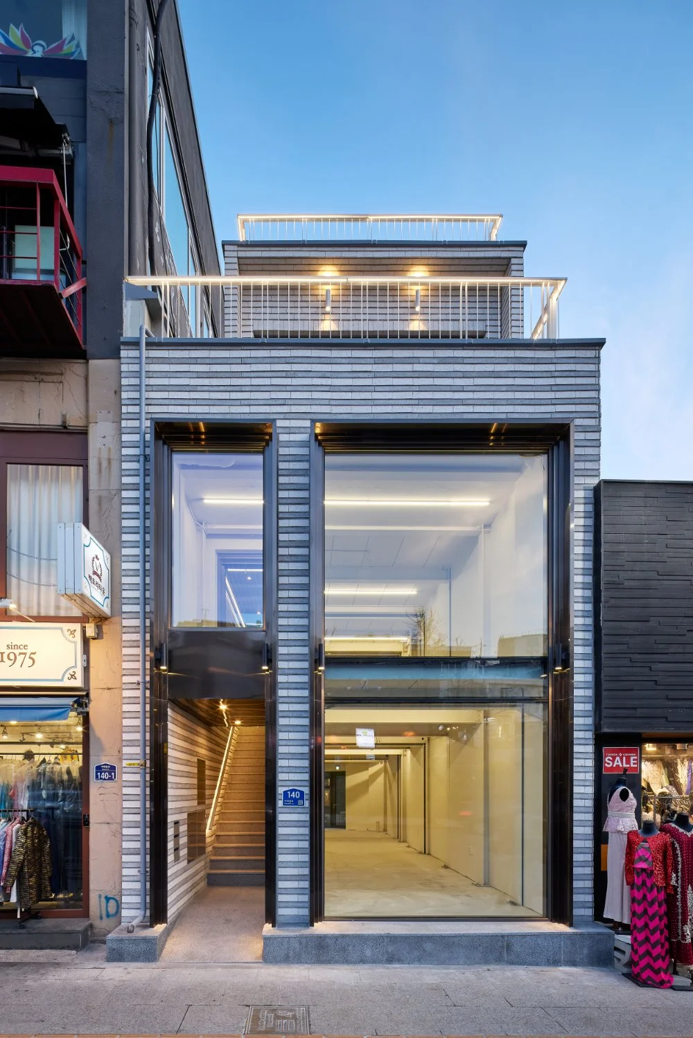 mimi itaewon ex-08-ps.jpg