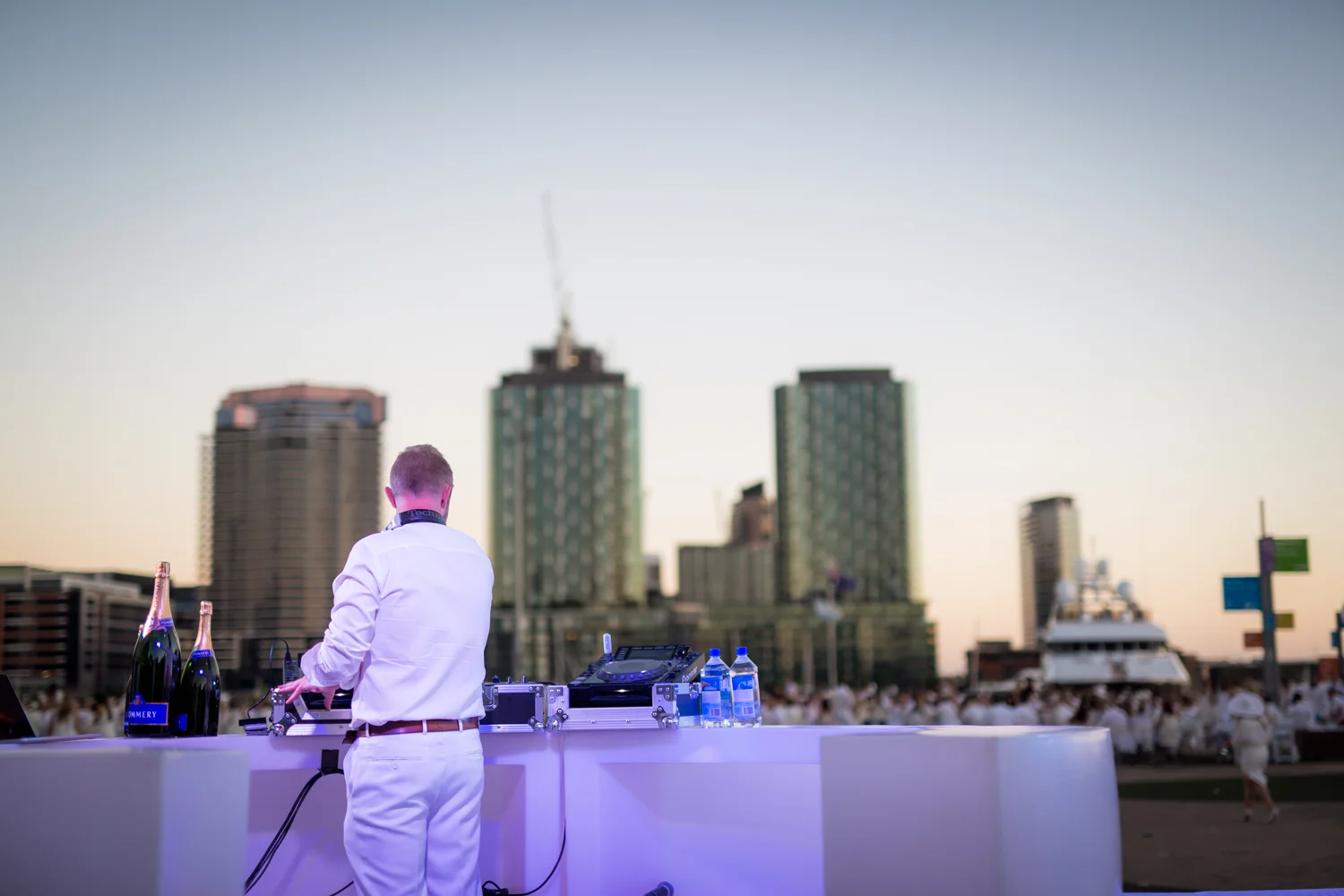 DINER EN BLANC- FIJI WATER-83.jpg