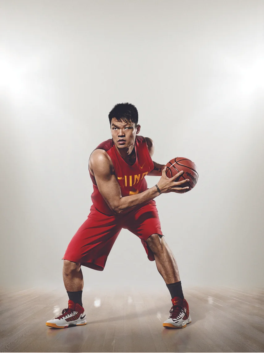 Nike_Zhu Fang Yu_basketball-ruudbaan.jpg